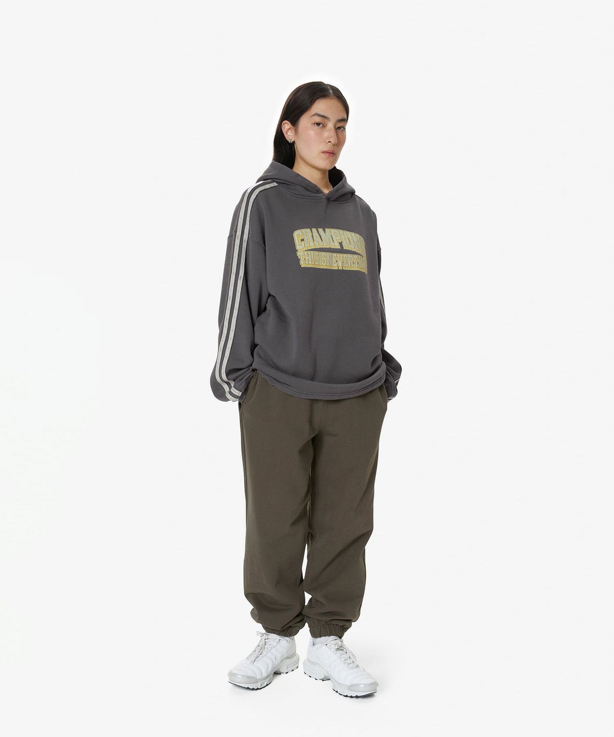 디스이즈네버댓(THISISNEVERTHAT) TNT Sports Hoodie Dark Grey