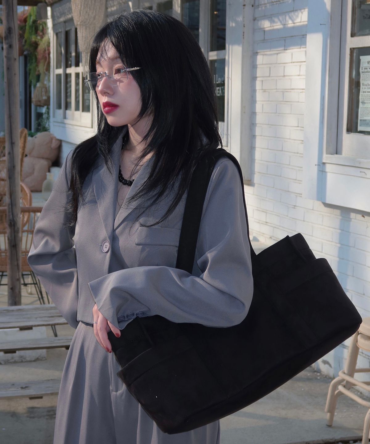 마코이(MACOI) 빅 스퀘어 스웨이드 바게트 숄더 도트백 [블랙]