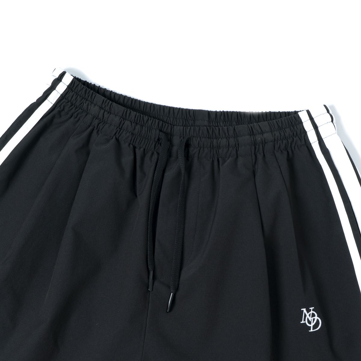노드(NOD) Side line Wide Nylon pants (Black)