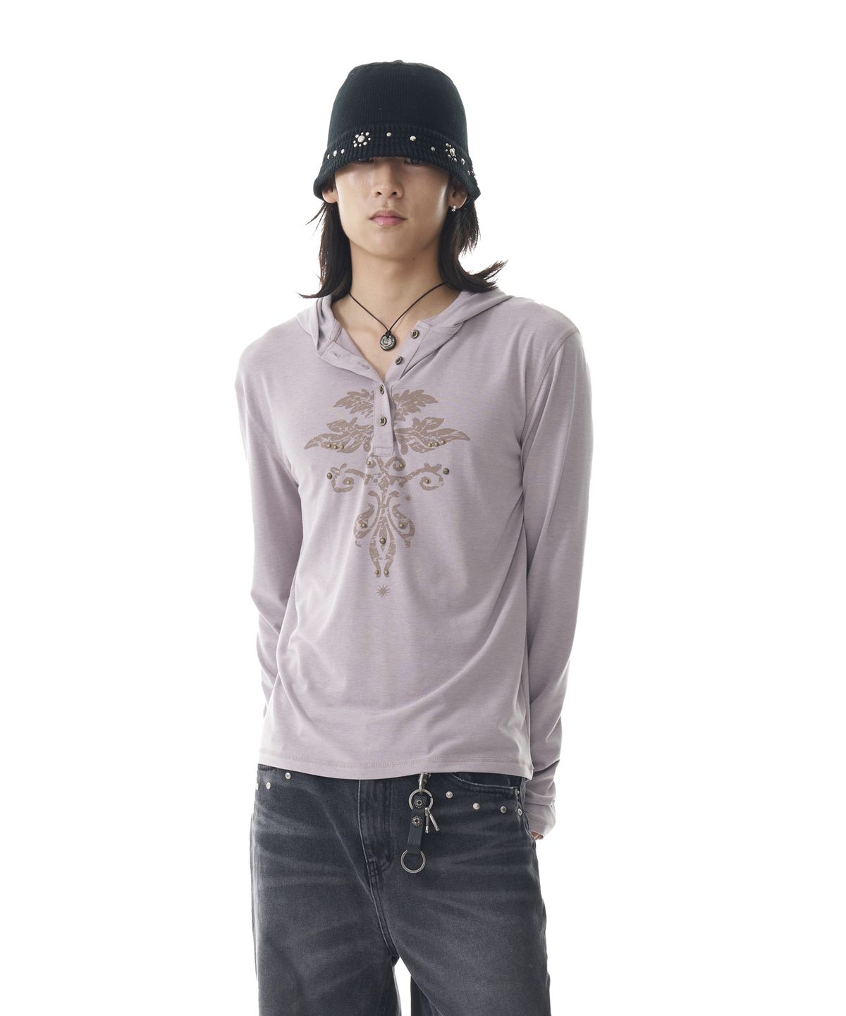 아캄(AAKAM) Studded Leaf Hooded Long Sleeve (Beige)