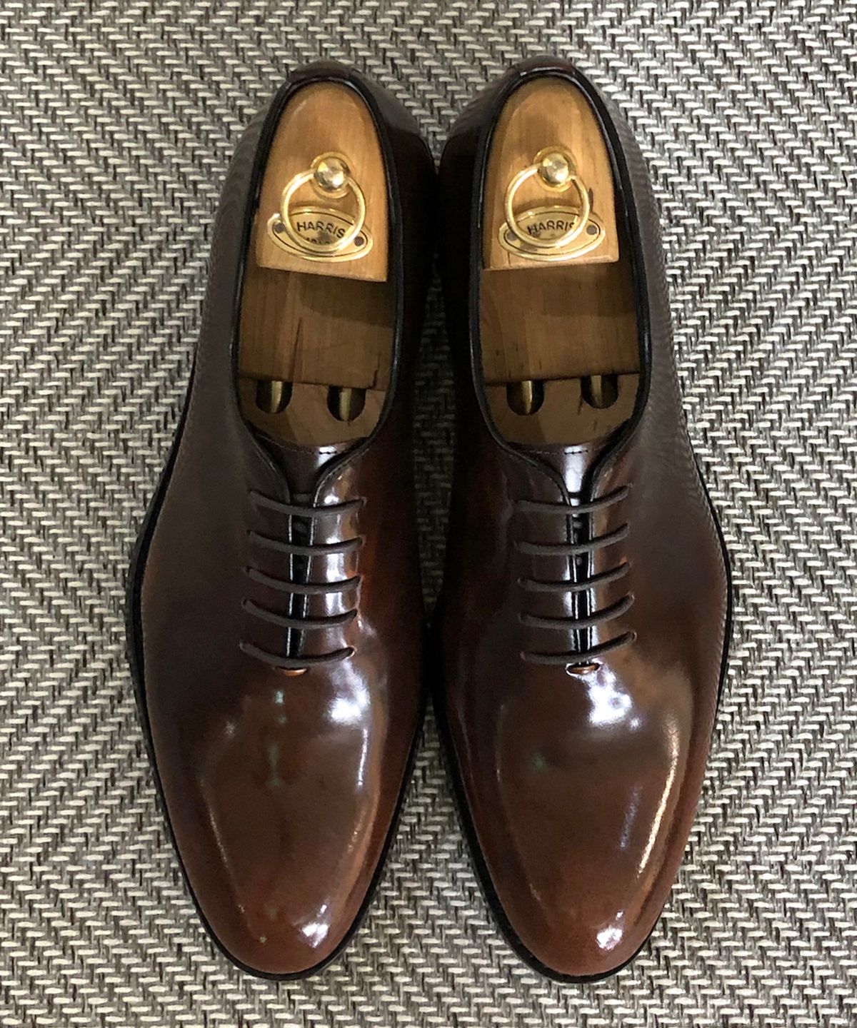 조앤슈(JOENSHOE) 해리스 홀컷 라운드 옥스퍼드 브라운아도방