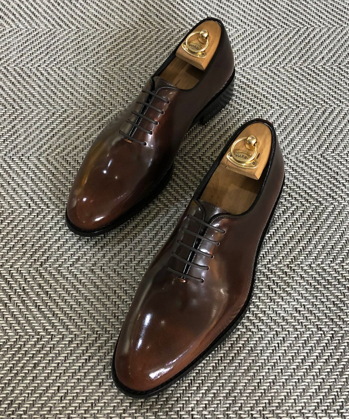 조앤슈(JOENSHOE) 해리스 홀컷 라운드 옥스퍼드 브라운아도방