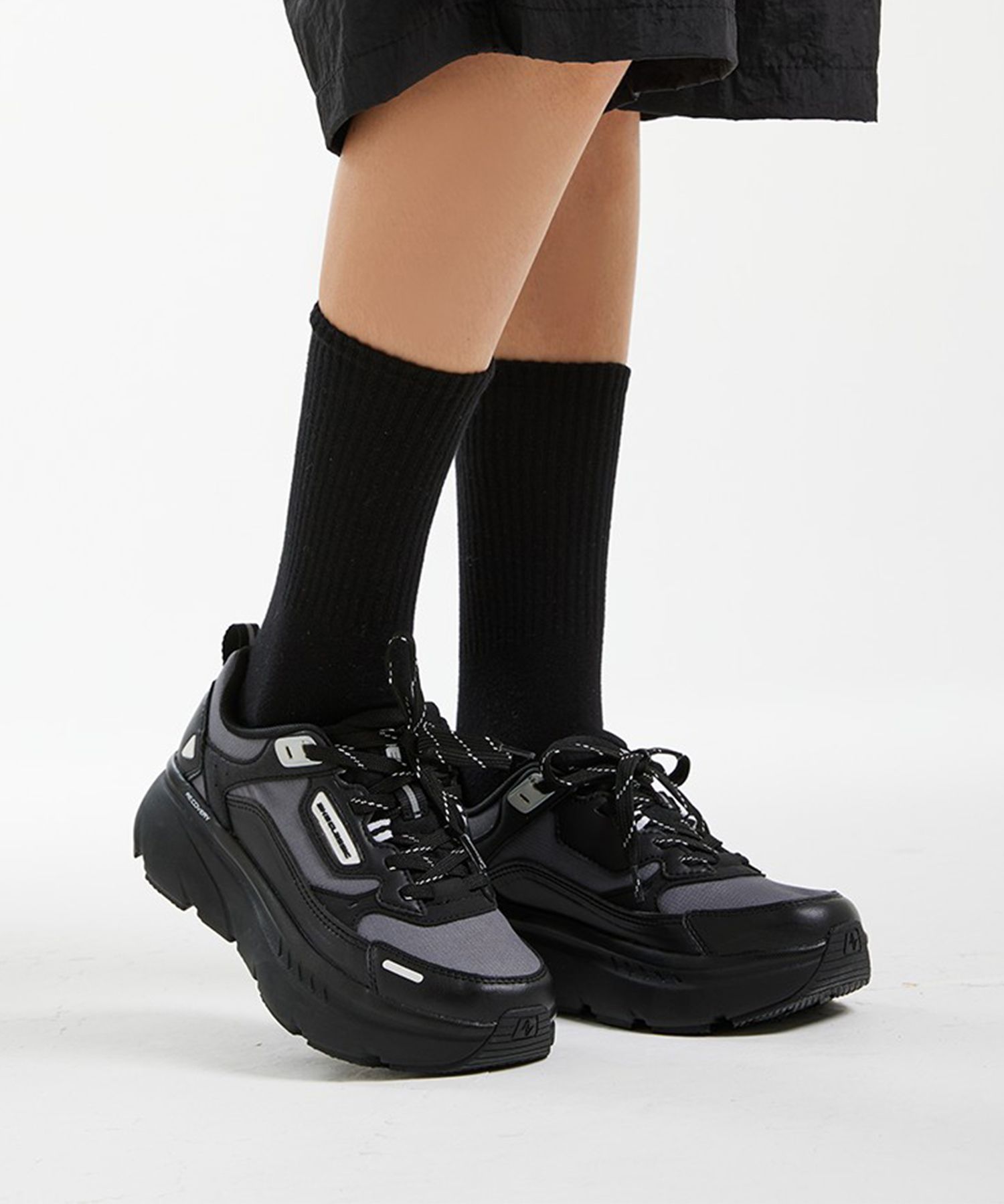 MUSINSA公式 | AKIII CLASSIC Bumper Trainer Black Grey