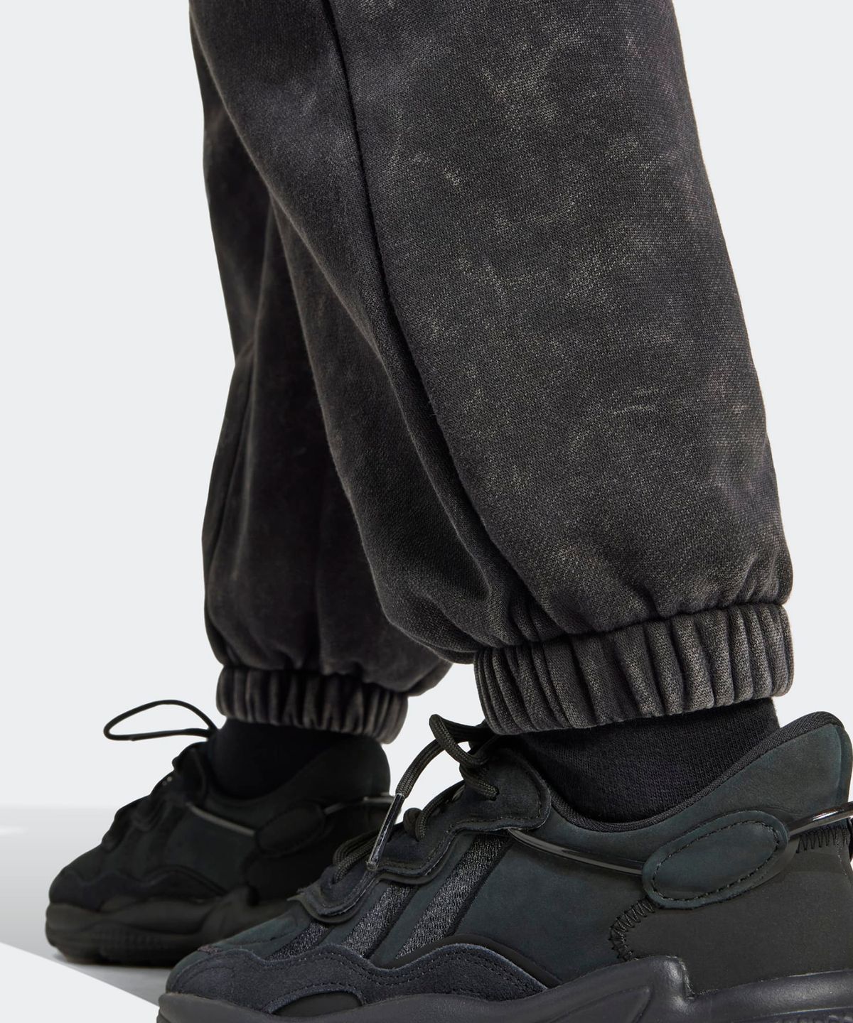 아디다스(ADIDAS) 워시드 카고 팬츠  - 블랙 / IW5563