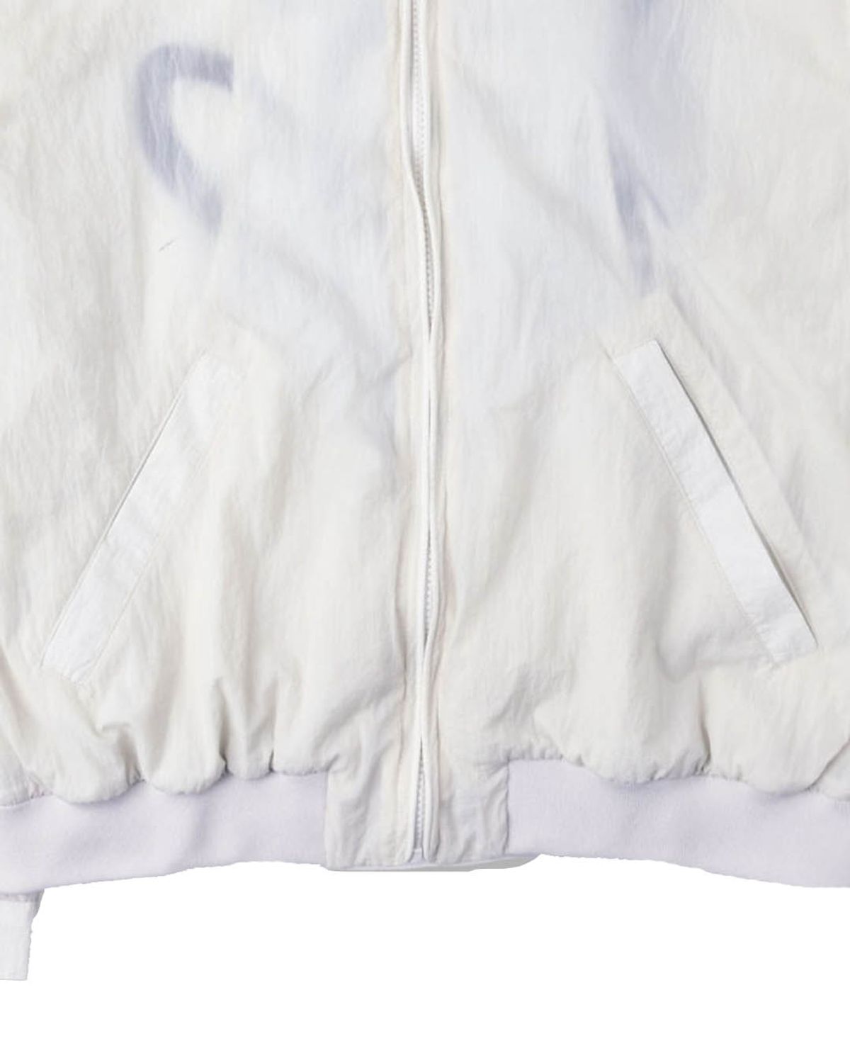 더뮤지엄비지터(THEMUSEUMVISITOR) HEART PRINTED WINDBREAKER (IVORY)