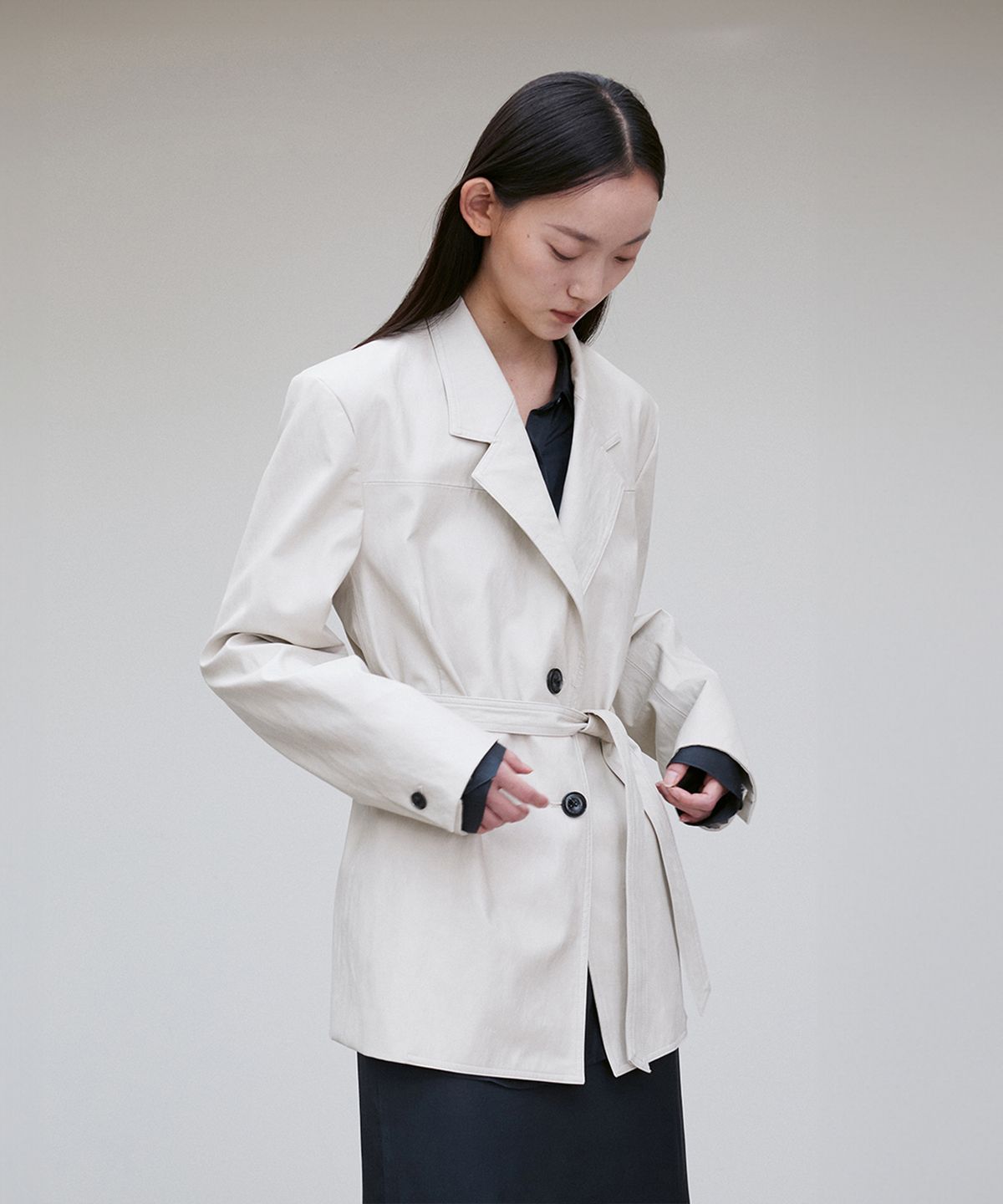 리이(RE RHEE) VEGAN LEATHER SINGLE BREASTED BLAZER CREAM