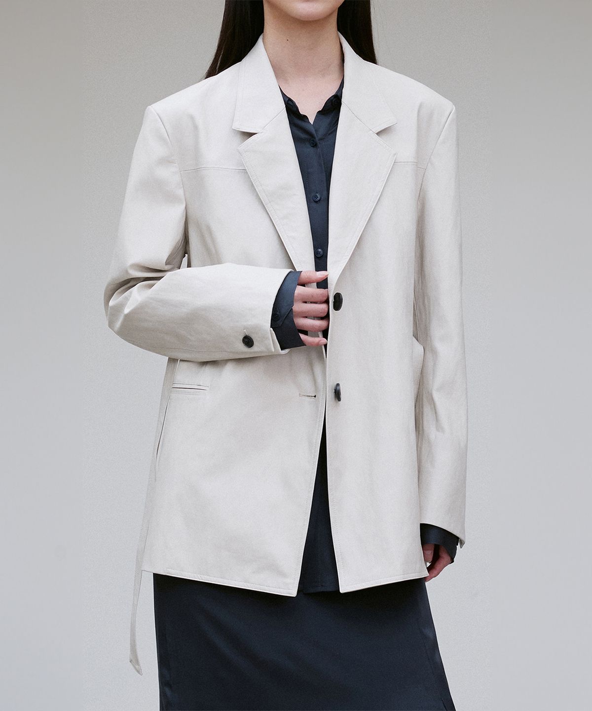 리이(RE RHEE) VEGAN LEATHER SINGLE BREASTED BLAZER CREAM