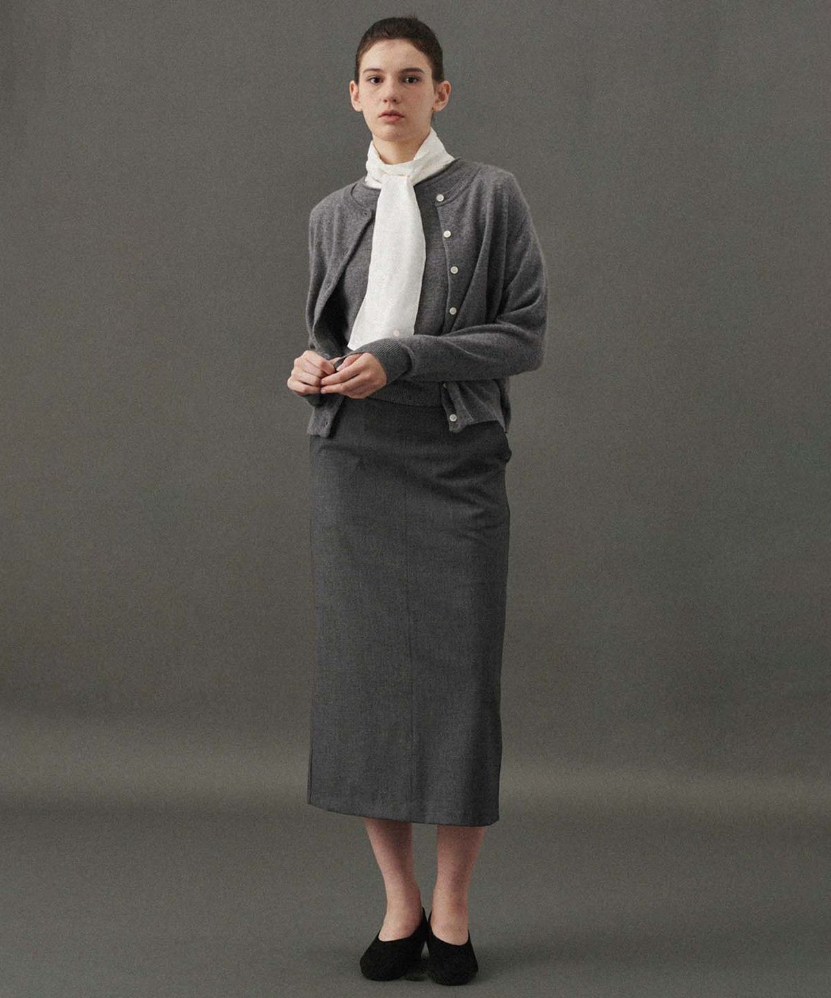 플라드주르(PLATDUJOUR) Camel round cardigan (Dark grey)