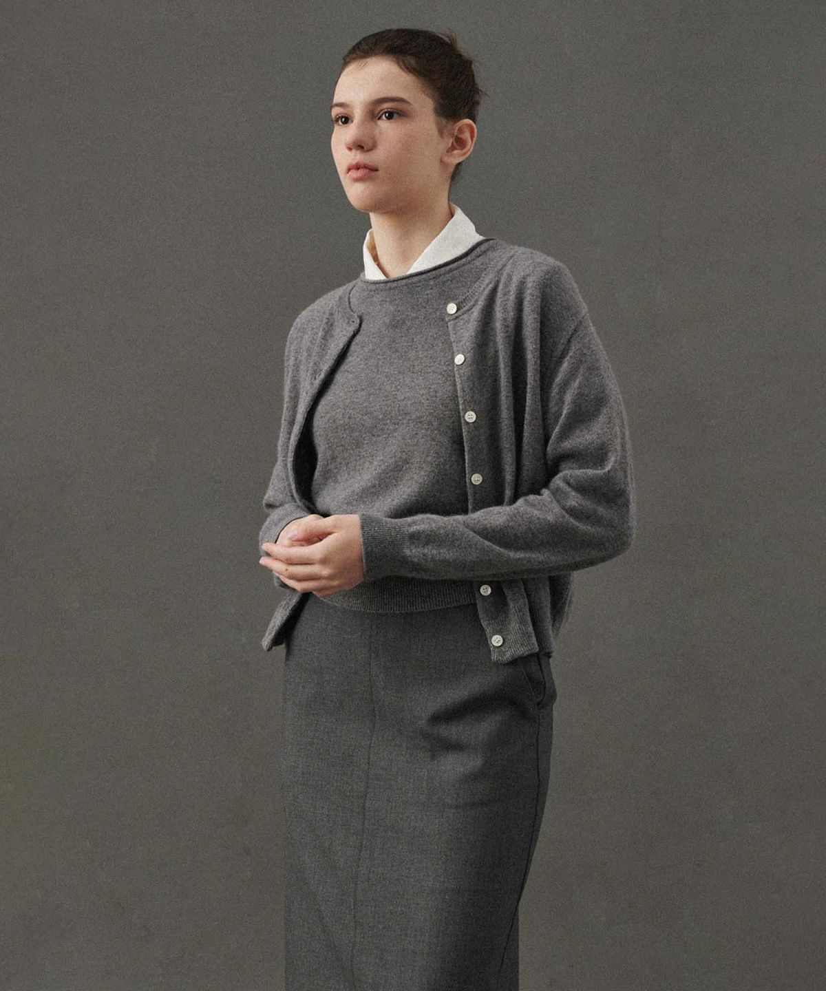 플라드주르(PLATDUJOUR) Camel round cardigan (Dark grey)