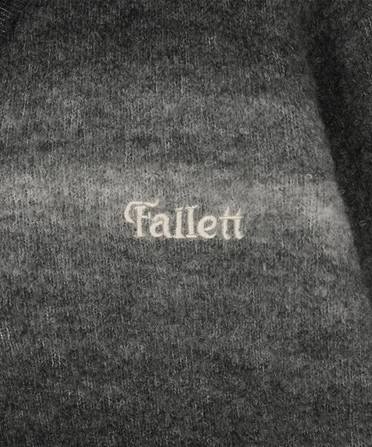 팔렛(FALLETT) 그라데이션 스트라이프 니트 가디건 차콜