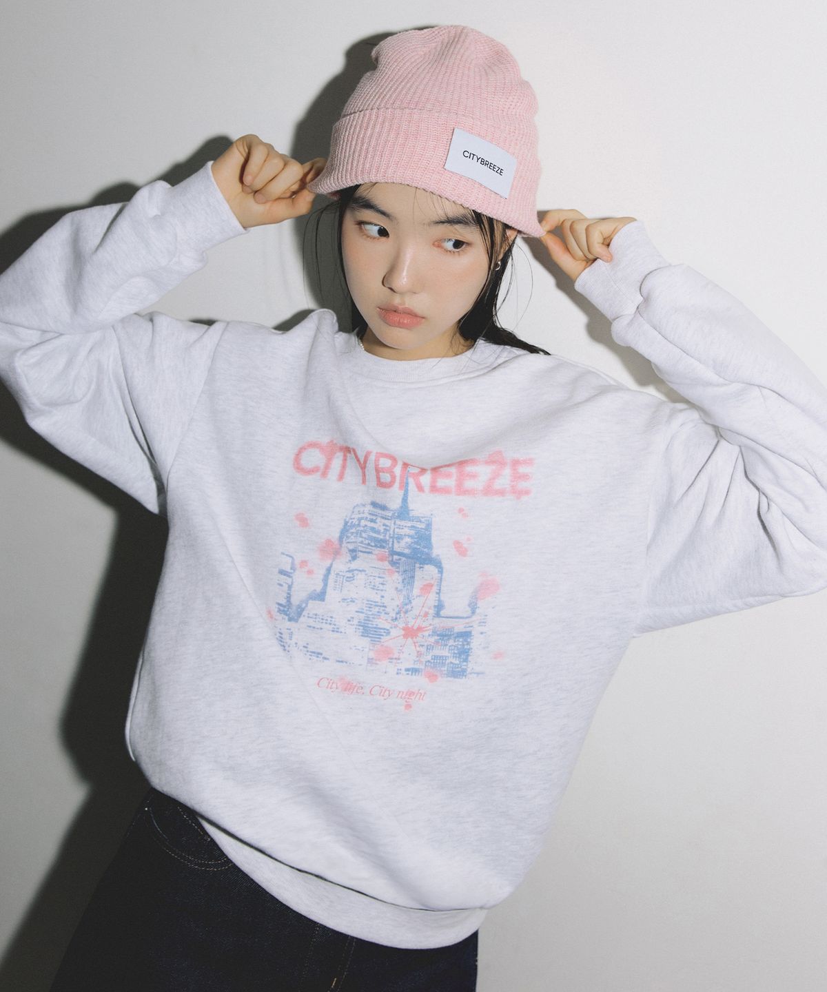 시티브리즈(CITYBREEZE) 에센셜 시티 글로우 스웨트 셔츠_MELANGE WHITE