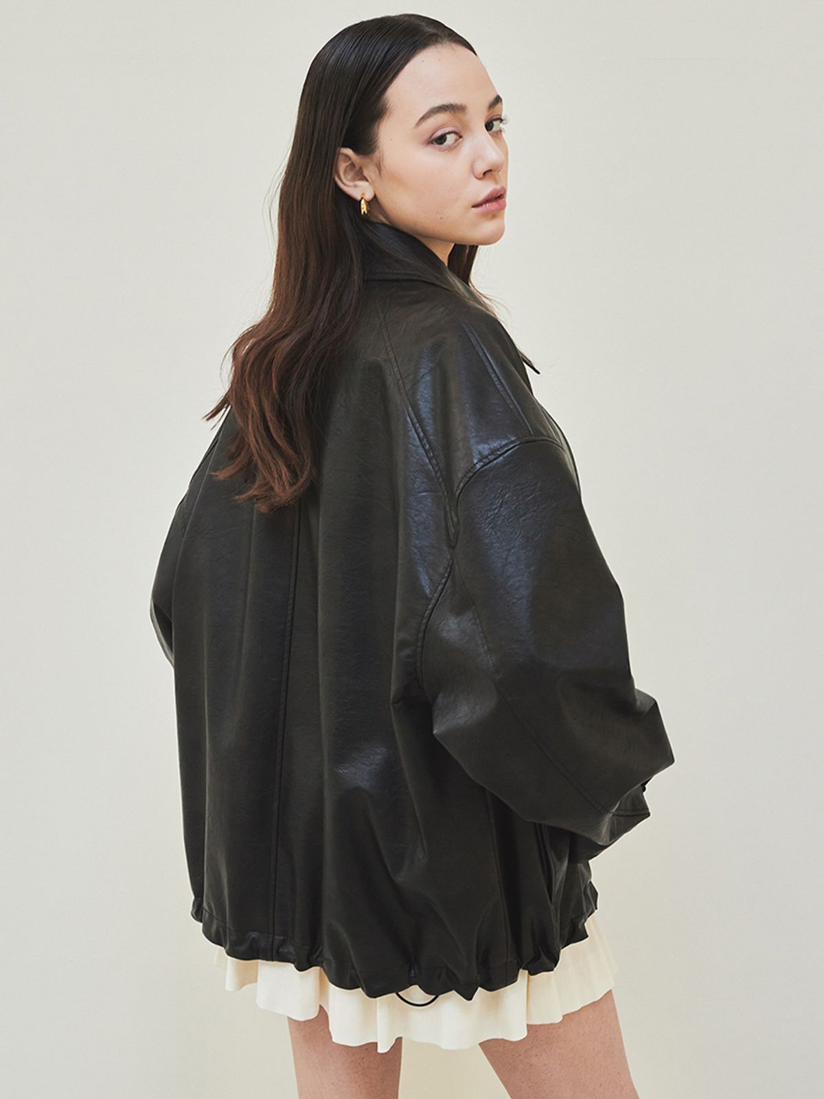 아이엠제이(IM.J) Faux leather over-fit jumper