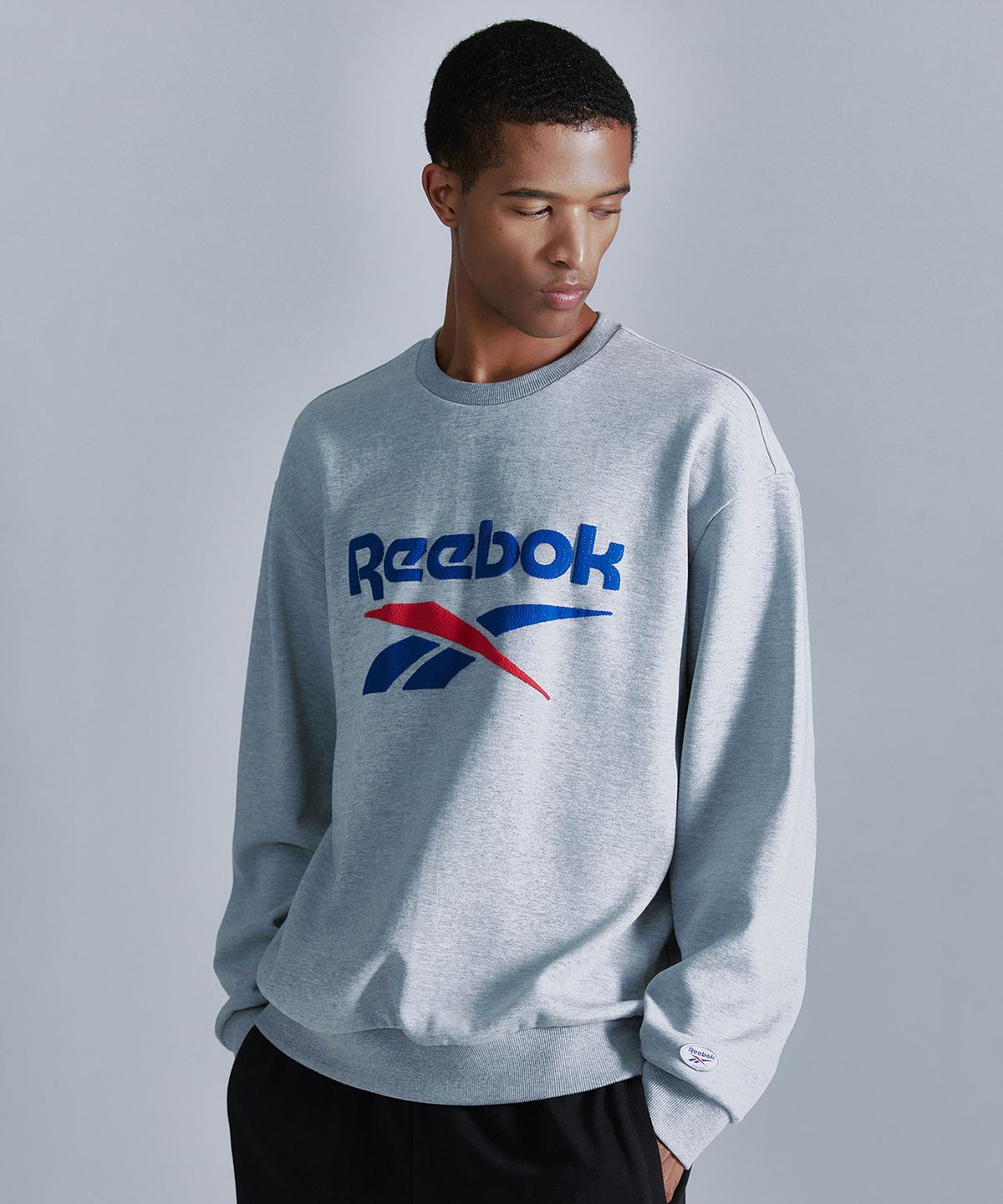 리복(REEBOK) 베이직 맨투맨 - 그레이