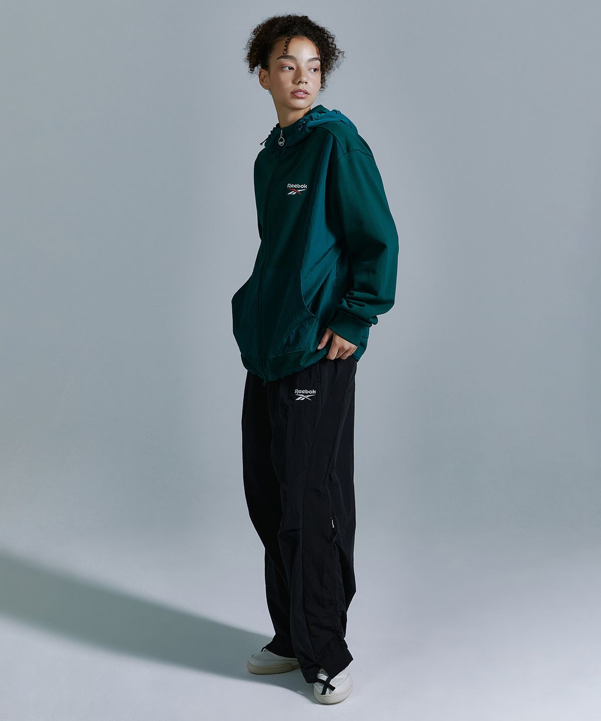 리복(REEBOK) 뉴벡터 하이브리드 후드집업 - 그린