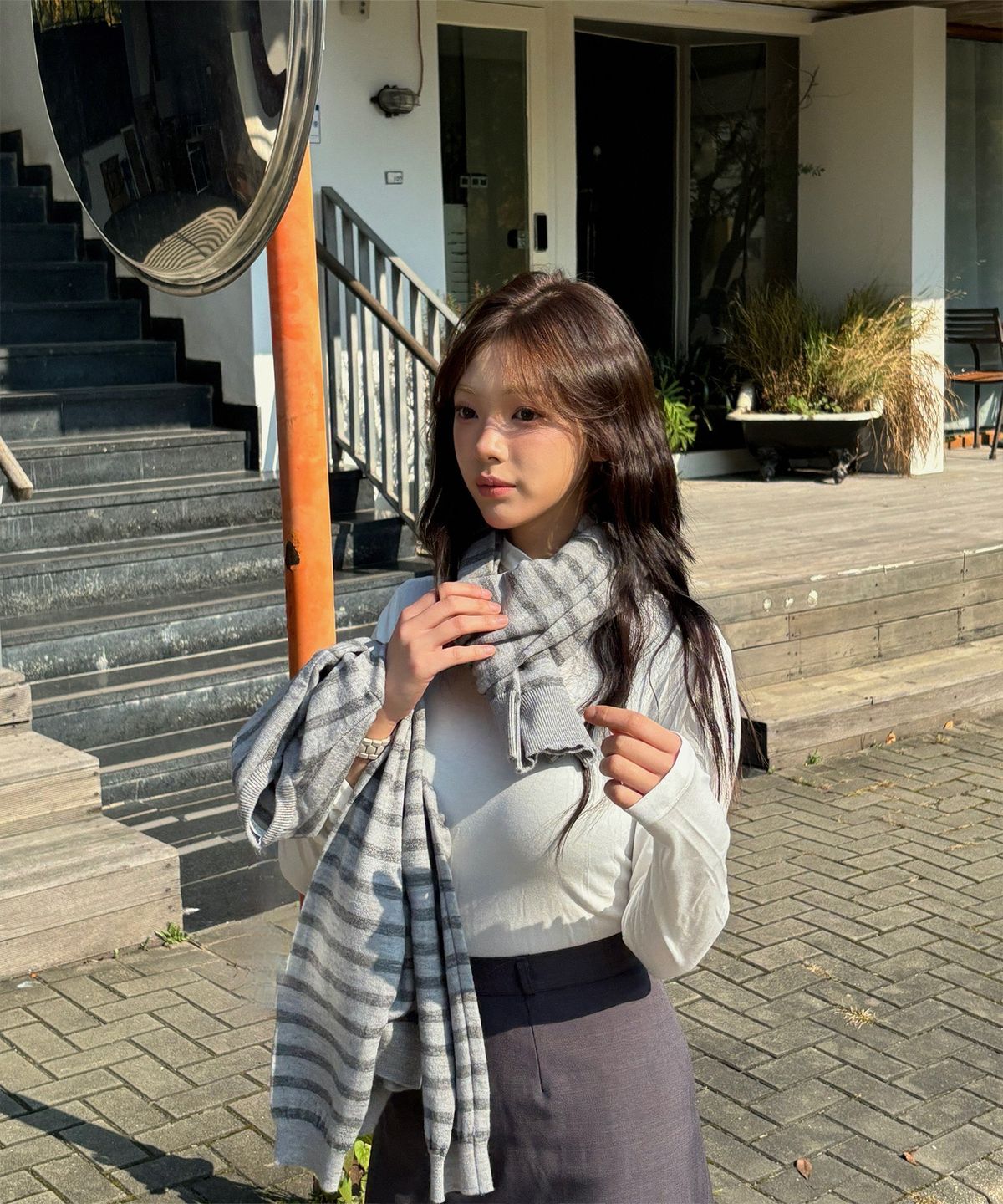 베이직하우스(BASIC HOUSE) 여성 터틀넥 스판 긴팔티셔츠 화이트