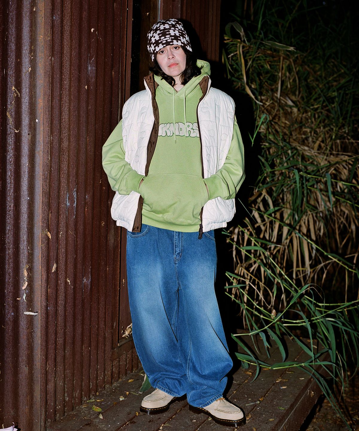 위캔더스(WKNDRS) GRAFFITI LOGO HOODIE (LIME)