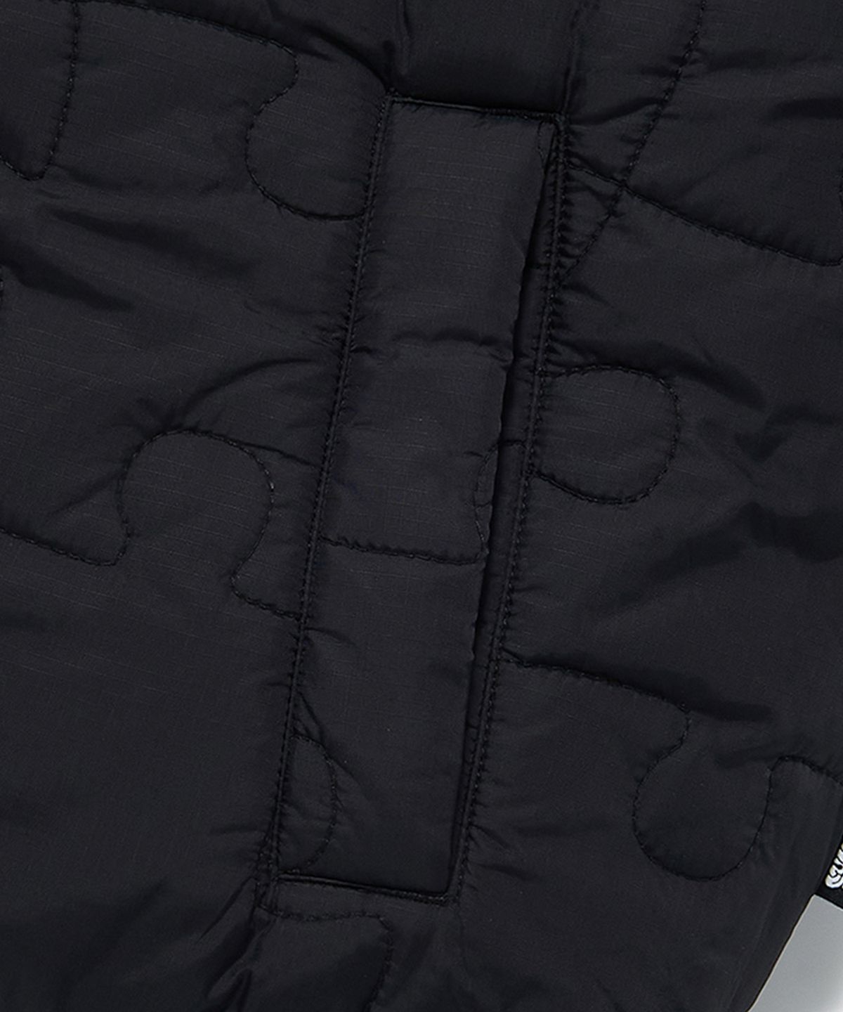 위캔더스(WKNDRS) PUZZLE PUFFER VEST (BLACK)