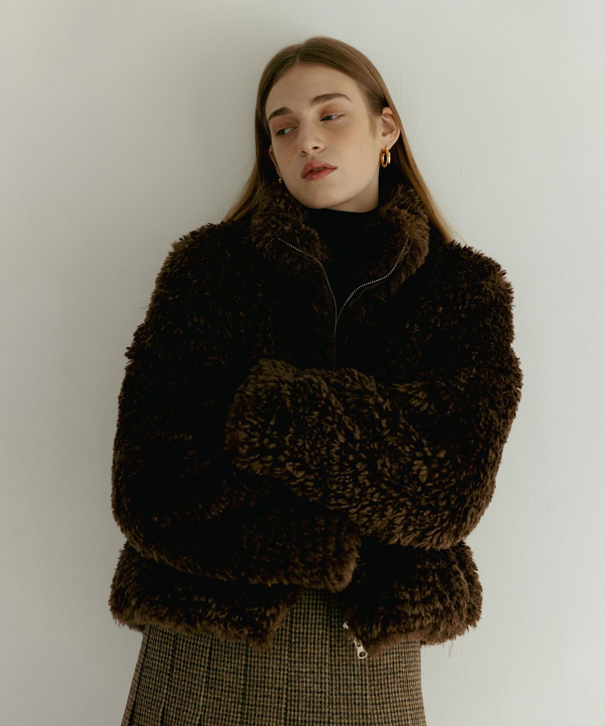 튜드먼트(TTUDEMENT) TEDDY FUR JUMPER DARK BROWN