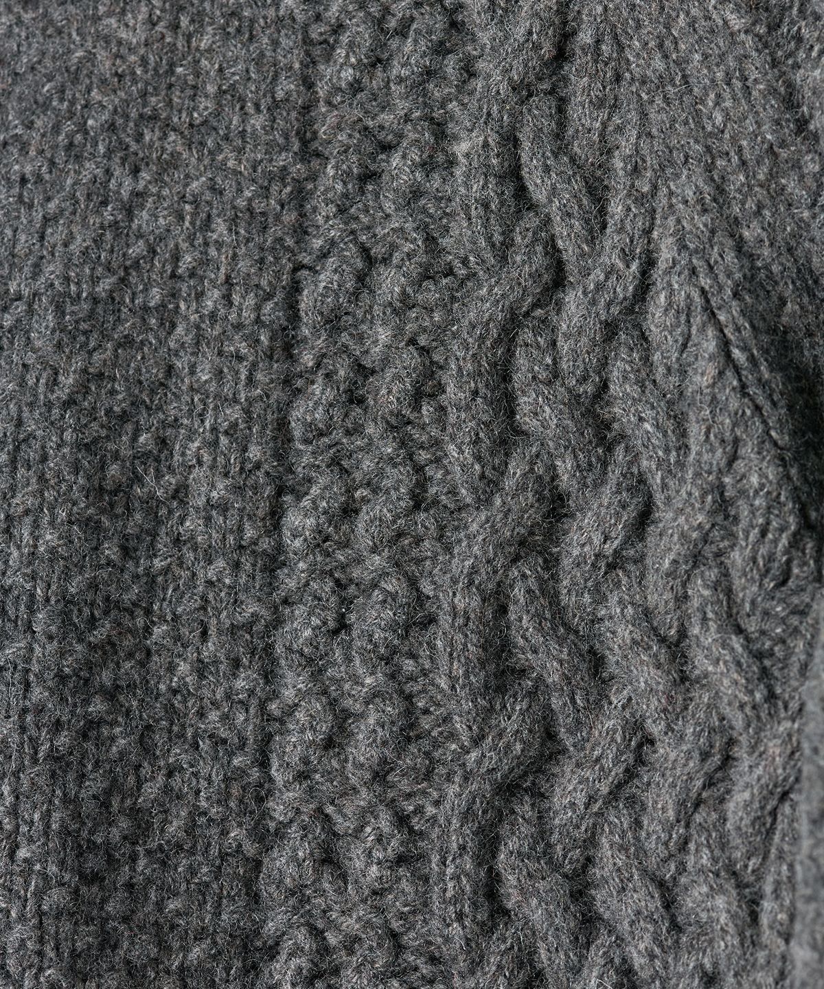 튜드먼트(TTUDEMENT) CABLE CARDIGAN CHARCOAL