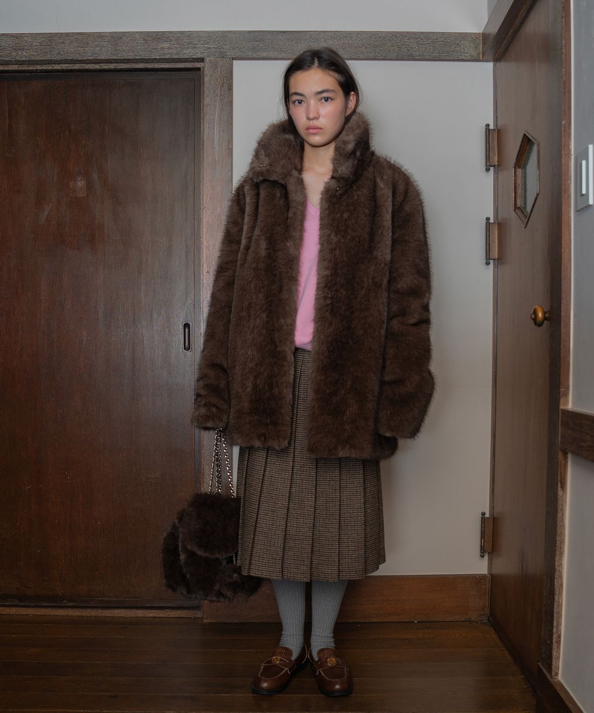 튜드먼트(TTUDEMENT) CHECK PLEATED MIDI SKIRT BROWN