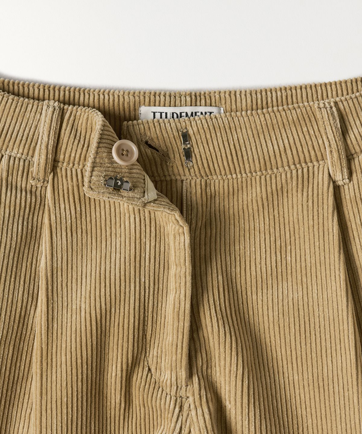 튜드먼트(TTUDEMENT) CORDUROY SHORTS BEIGE