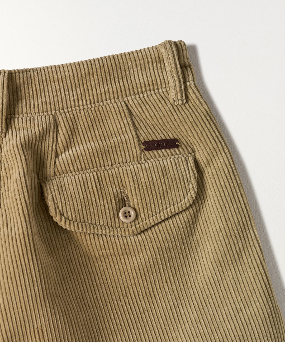 튜드먼트(TTUDEMENT) CORDUROY SHORTS BEIGE