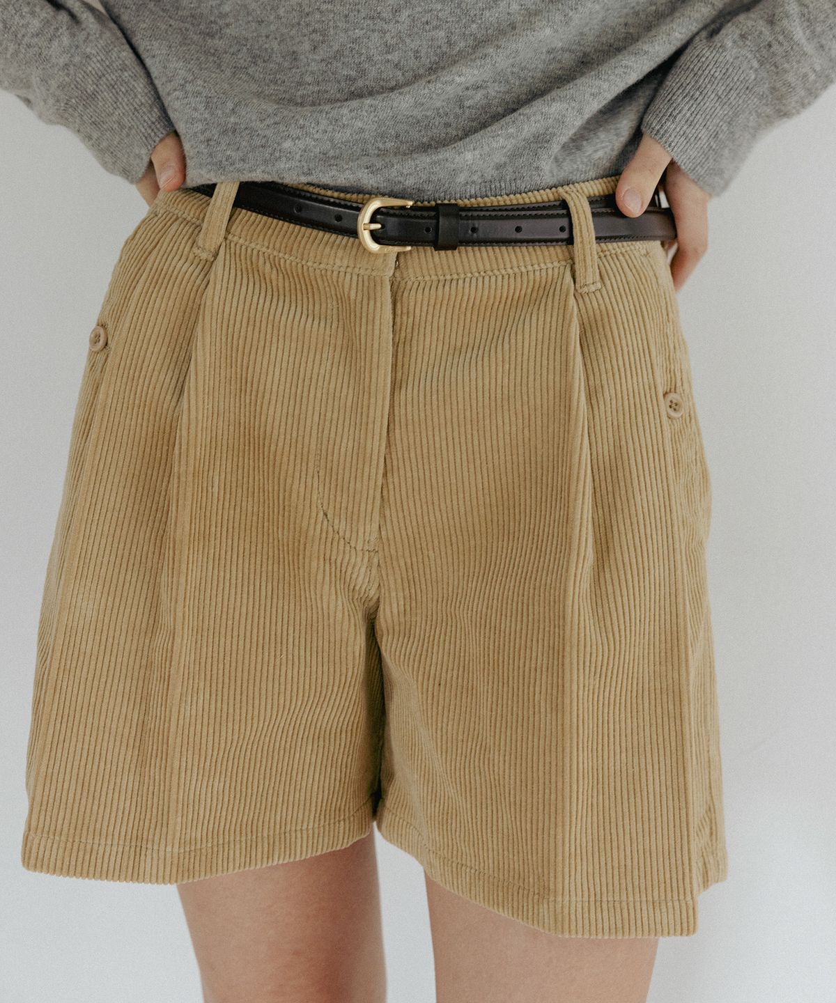 튜드먼트(TTUDEMENT) CORDUROY SHORTS BEIGE