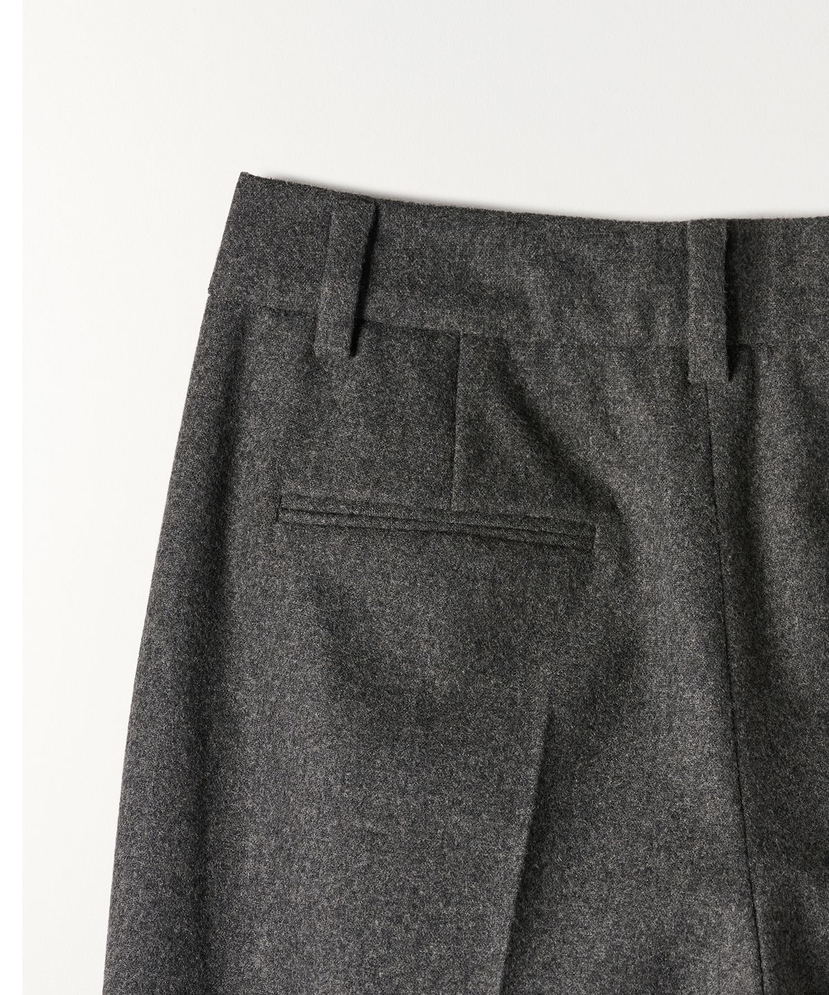 튜드먼트(TTUDEMENT) WOOL ONE-TUCK WIDE SLACKS CHARCOAL