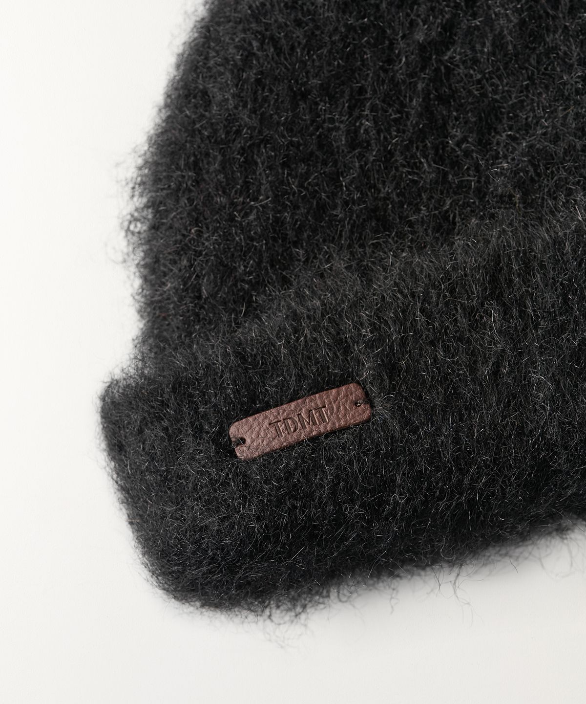 튜드먼트(TTUDEMENT) HAIRY KNIT BEANIE BLACK