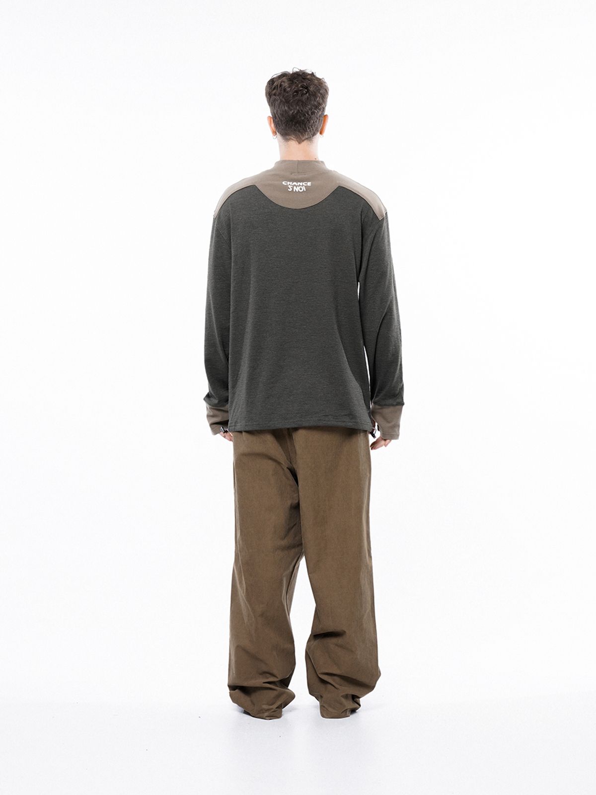 챈세스노이(CHANCE'S NOI) Circle Reverse Wool Hlaf-neck Sweat - Khaki Beige /M243MT04KA