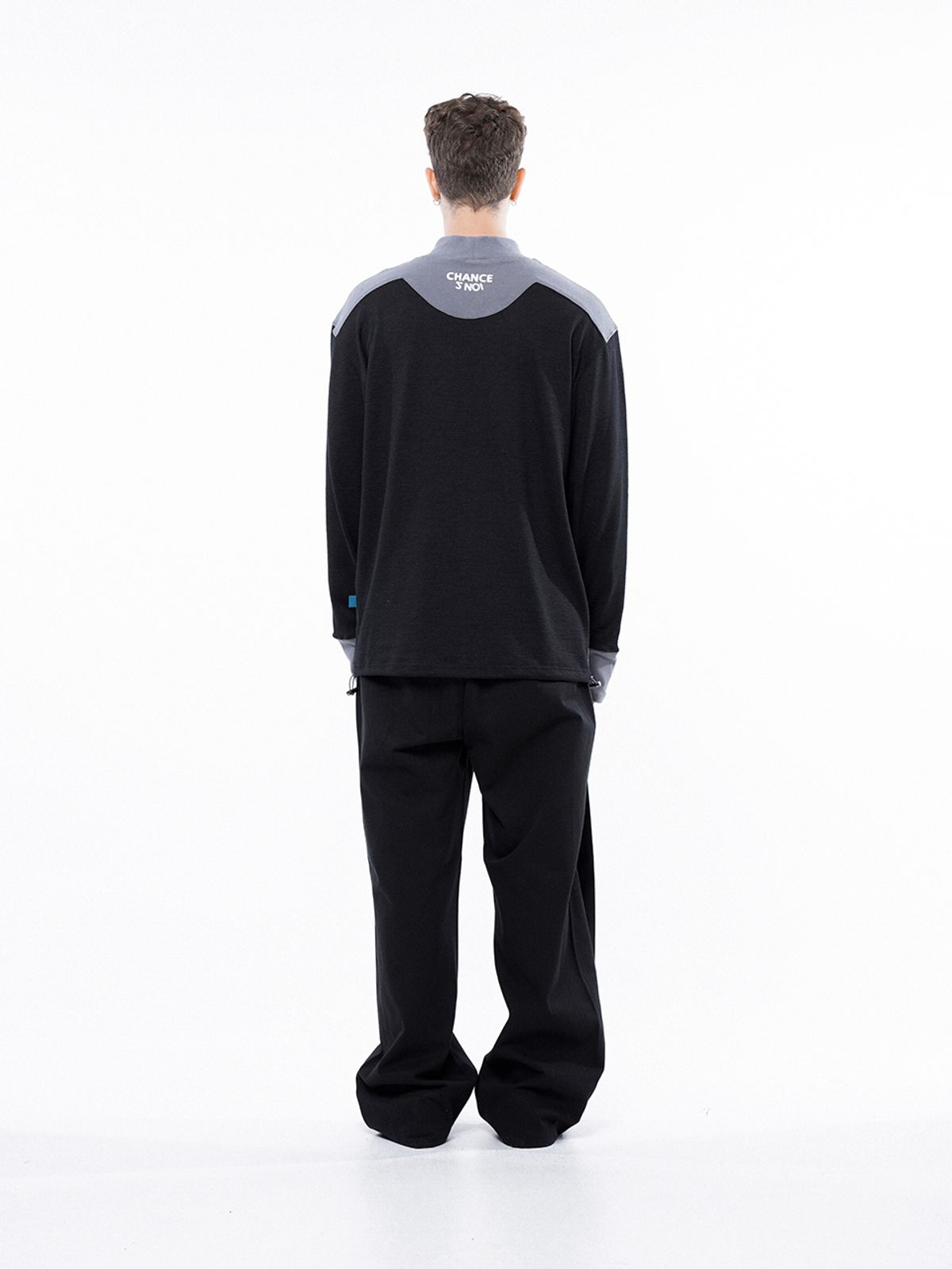 챈세스노이(CHANCE'S NOI) Circle Reverse Wool Hlaf-neck Sweat - Black Gray /M243MT04BK