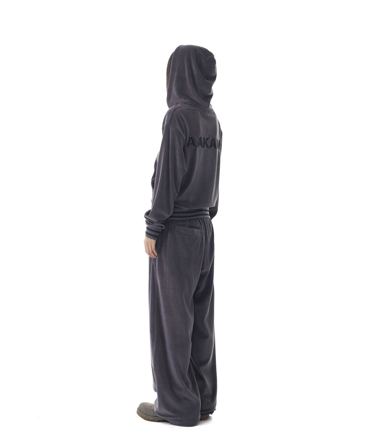 아캄(AAKAM) 98 Patch Velour Pants (Dark Gray)