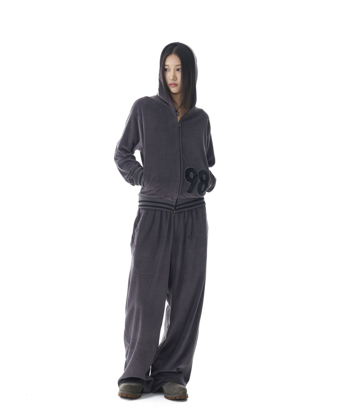 아캄(AAKAM) 98 Patch Velour Pants (Dark Gray)