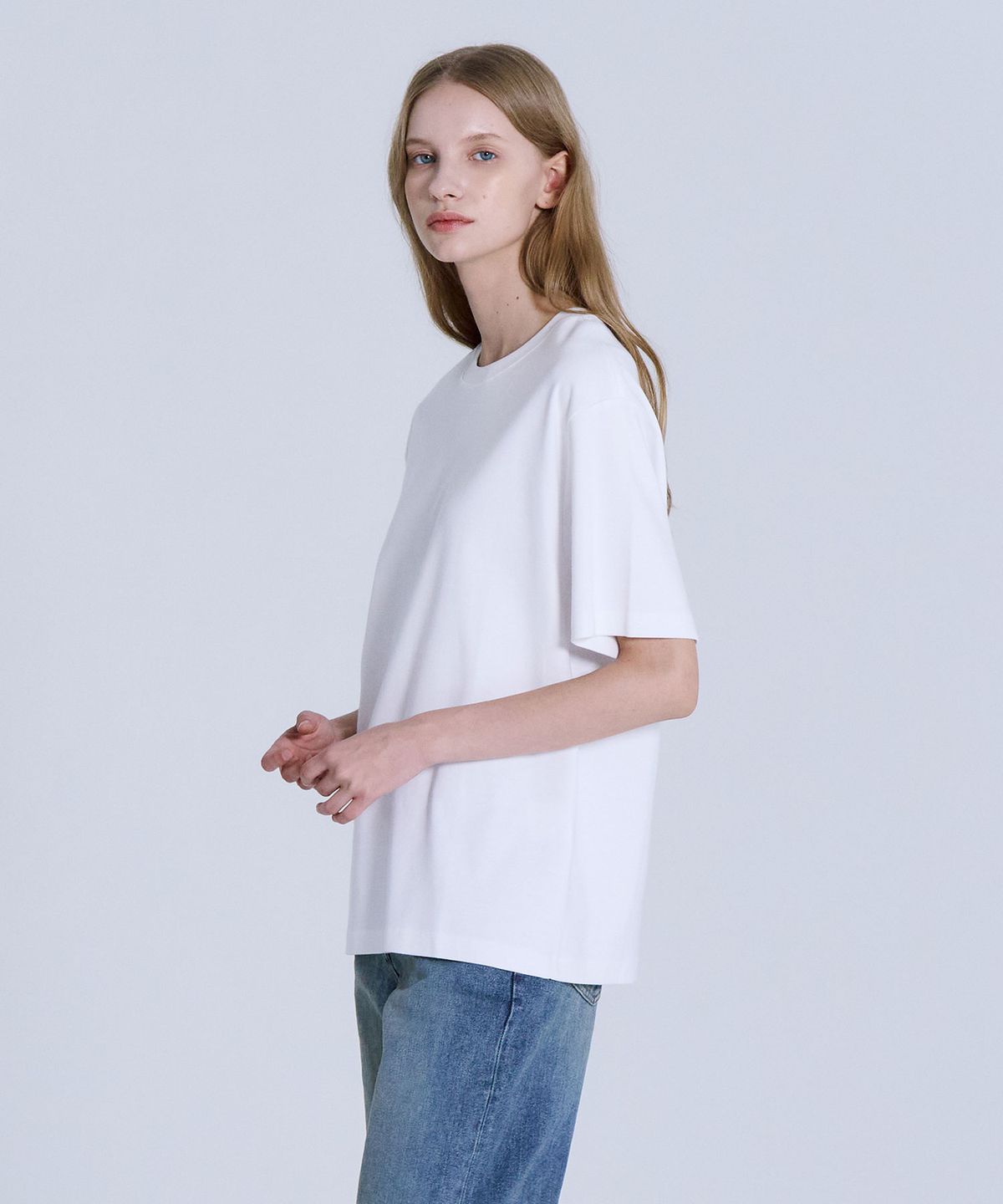 베이직하우스(BASIC HOUSE) 여성 40수 릴렉스핏 크루넥 반팔티셔츠 화이트