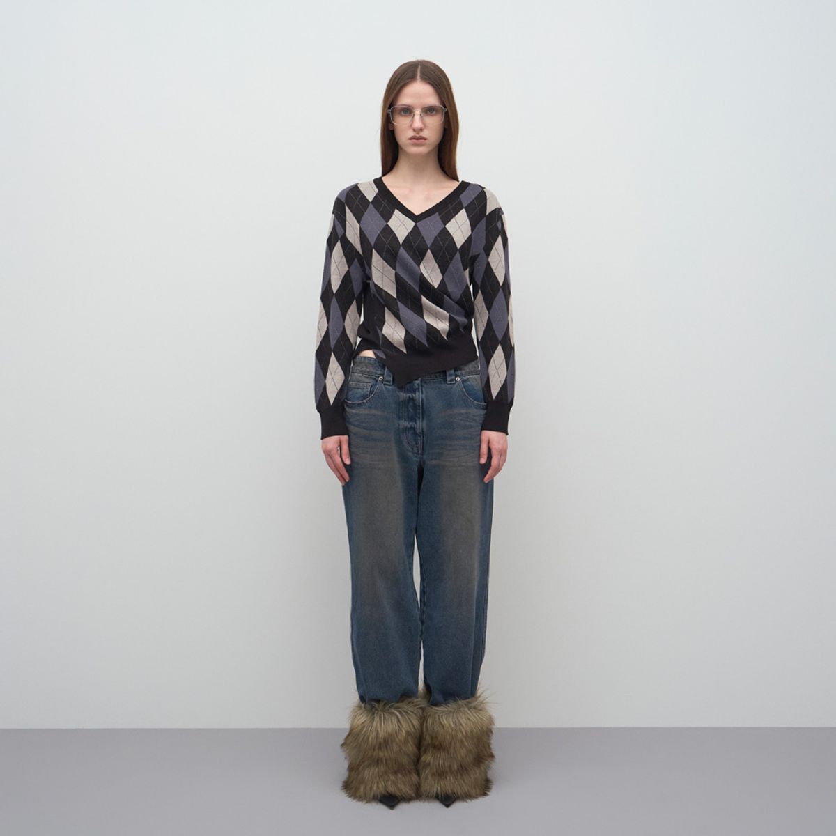 엘씨디씨티엠(LCDC™) ARGYLE CHECK V-NECK KNIT TOP