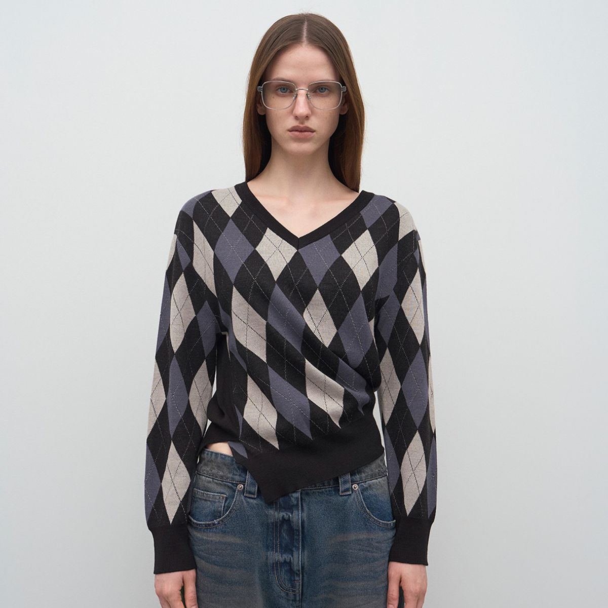 엘씨디씨티엠(LCDC™) ARGYLE CHECK V-NECK KNIT TOP