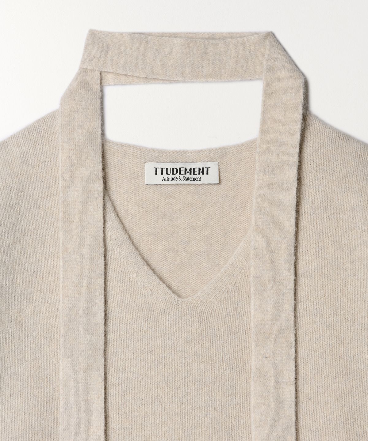 튜드먼트(TTUDEMENT) V-NECK MUFFLER KNIT TOP LIGHT GREY