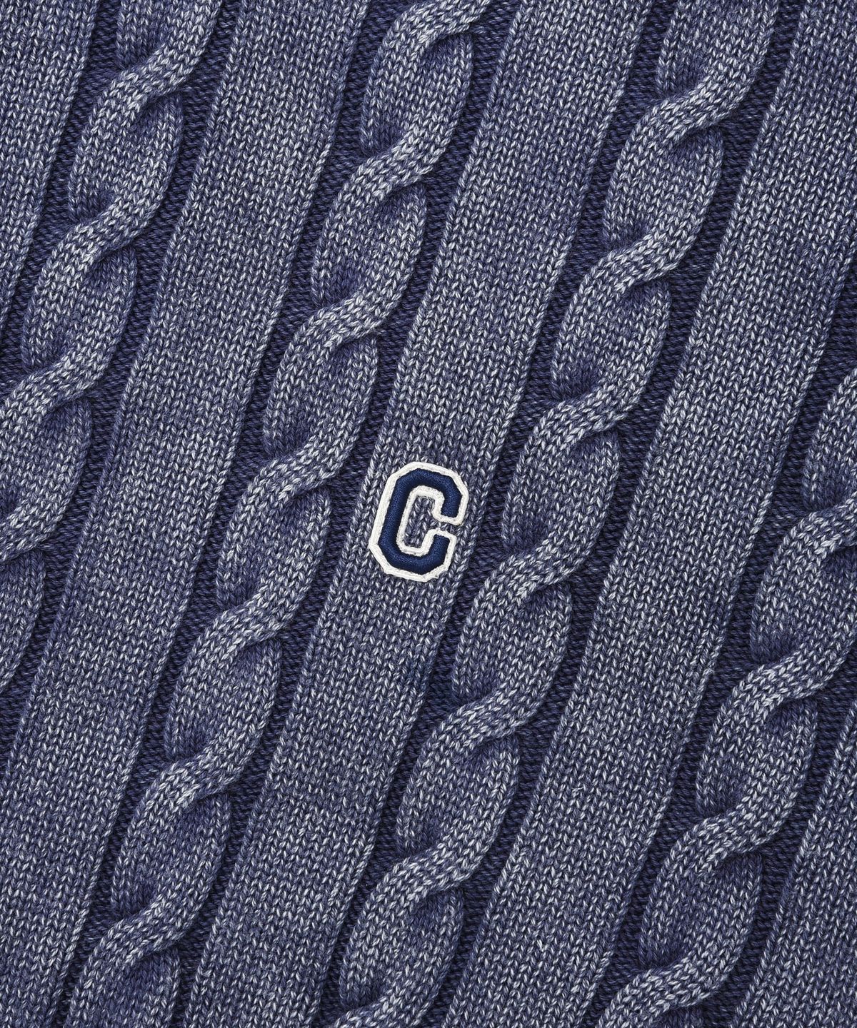 커버낫(COVERNAT) C 로고 케이블 스톤워싱 크루넥 니트 블루