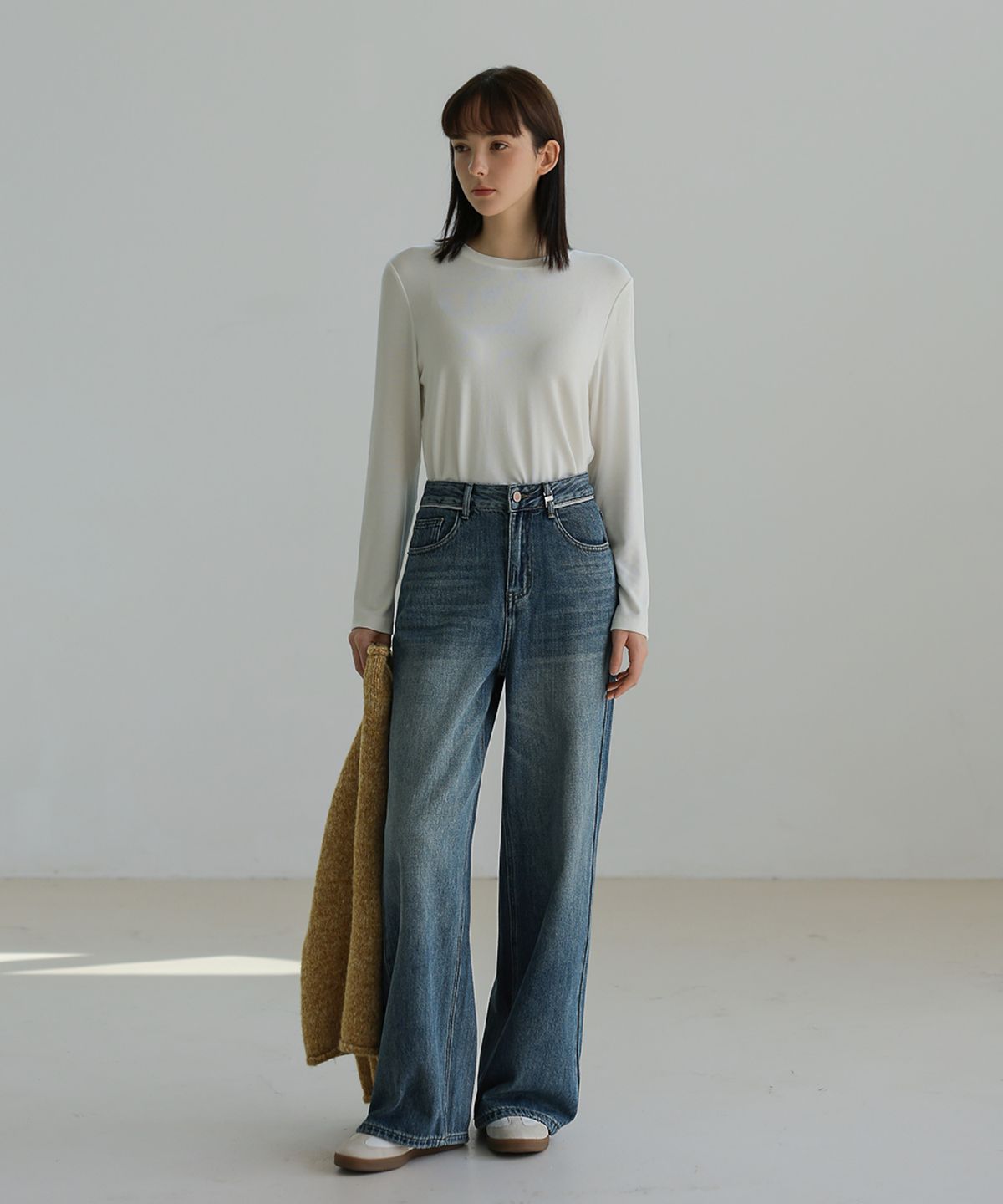 논앤논(NON AND NON) STITCHED STRAIGHT DENIM PANTS_NFDP4126 (BLUE)