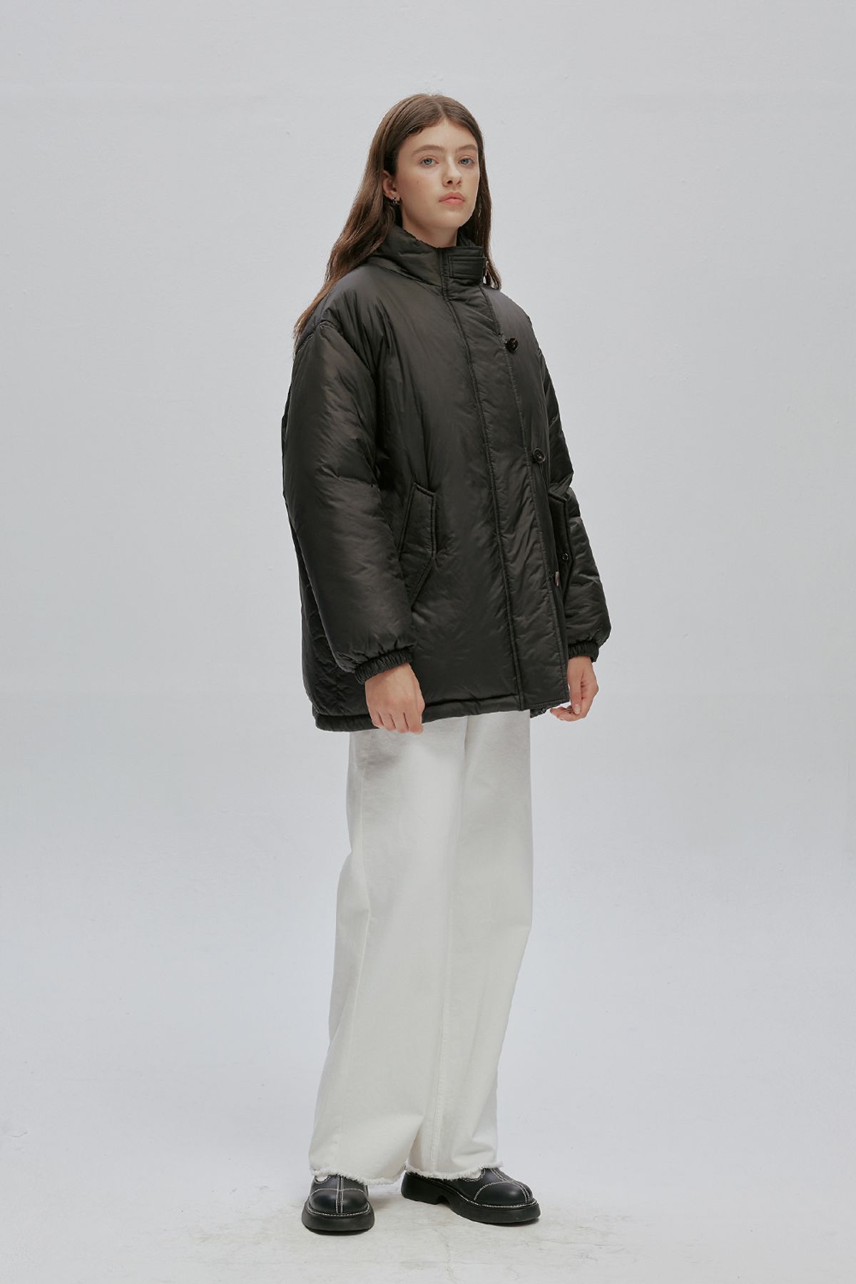 애프터아워즈(AFTERHOURS) MID-LENGTH DOWN JACKET V2 (KHAKI-BLACK)