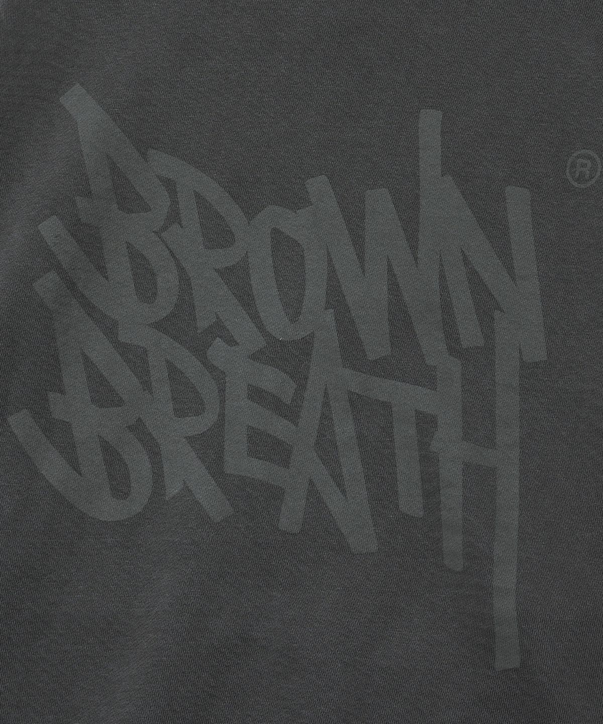 브라운브레스(BROWNBREATH) PIGMENT TAG HOODIE - CHARCOAL