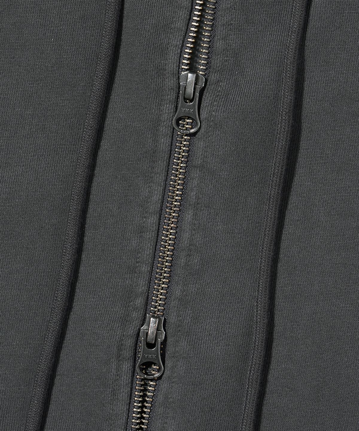 브라운브레스(BROWNBREATH) PIGMENT TAG HOOD ZIP UP - CHARCOAL