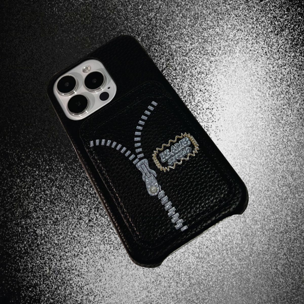 블레임 스튜디오(BLAMESTUDIO) Zipper Logo Leather Black Case