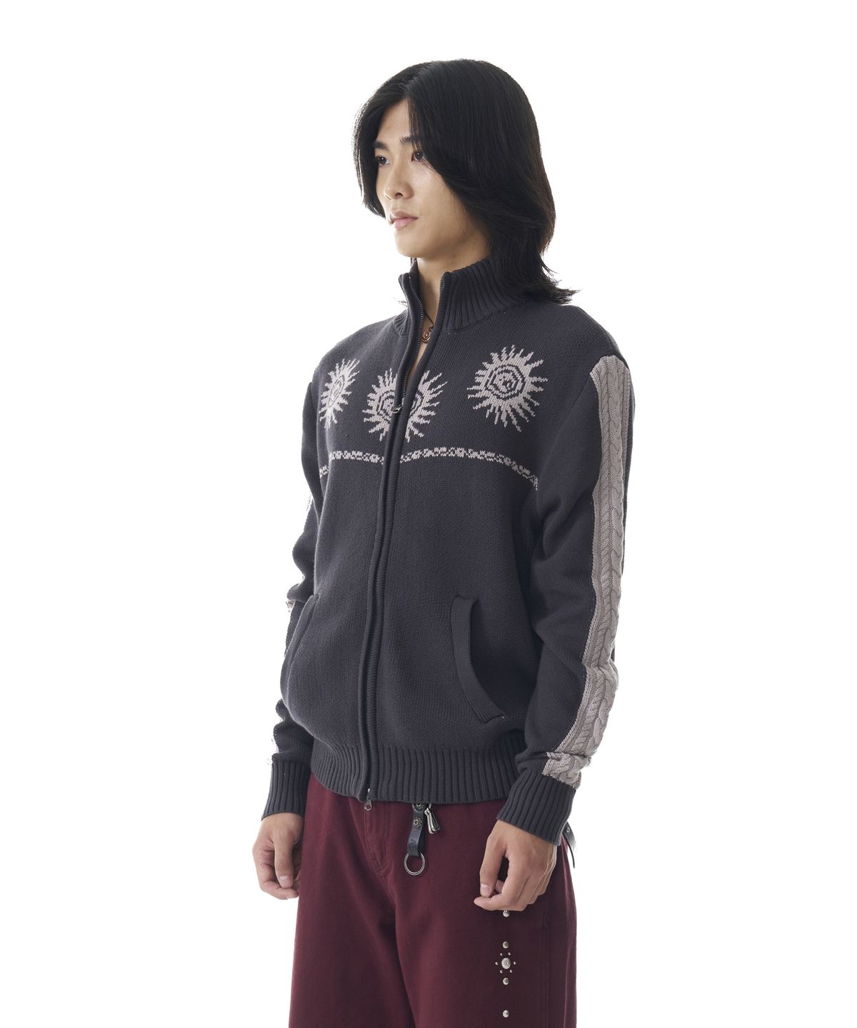 아캄(AAKAM) Sun Jacquard Zip-Up Sweater (Dark Gray)
