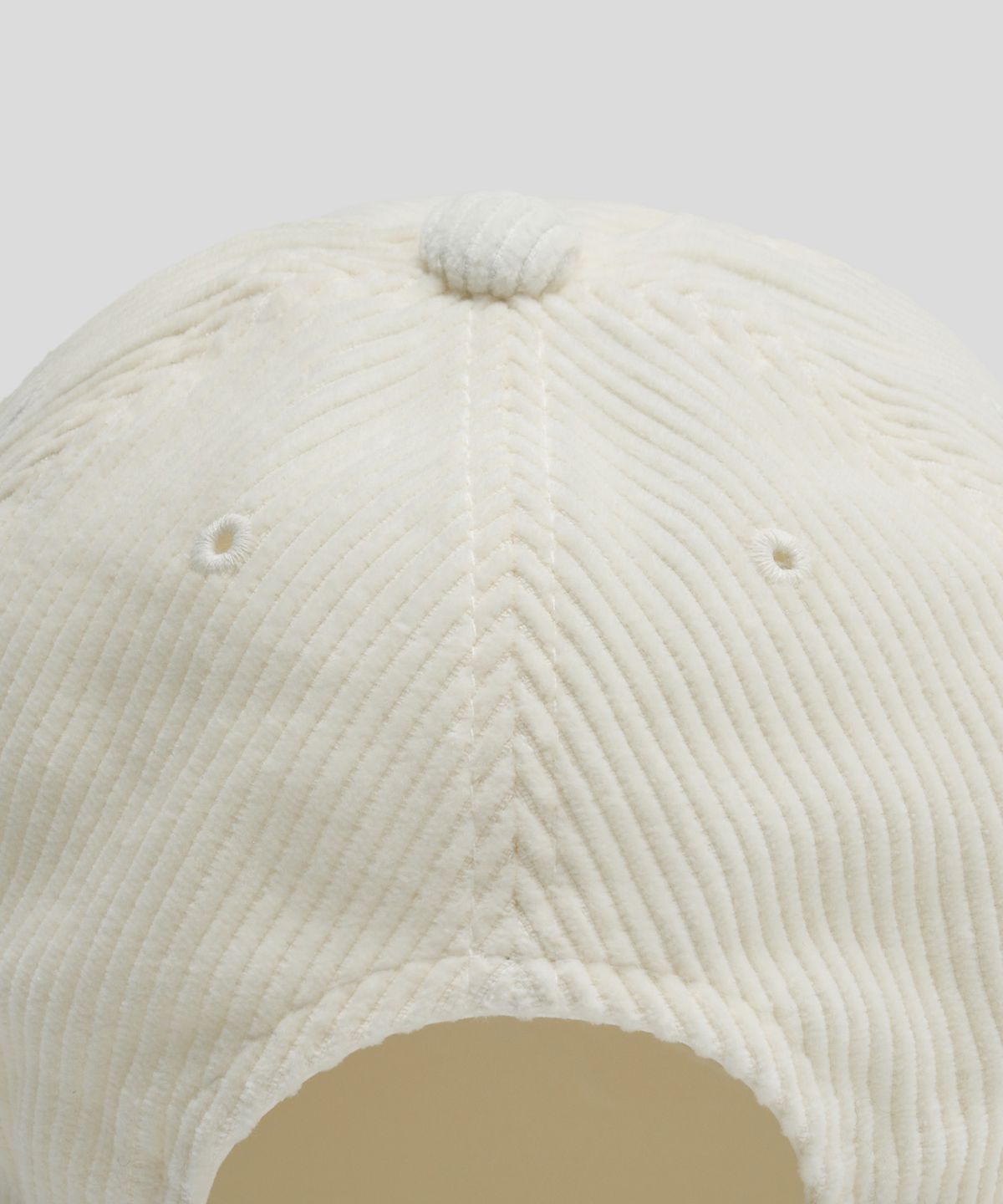 라코스테(LACOSTE) 코듀로이 야구모자 (아이보리)