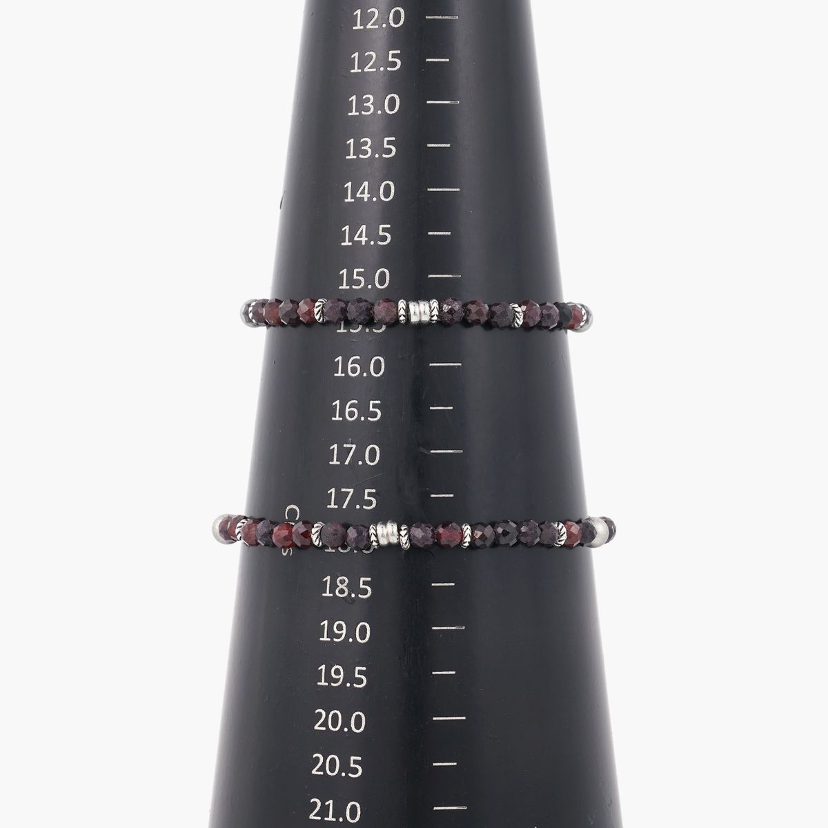 제이반스 클래식(JBANS CLASSIC) 4mm마이크로컷 pomegranate stone 원석팔찌 (C2403AC1199_WI)