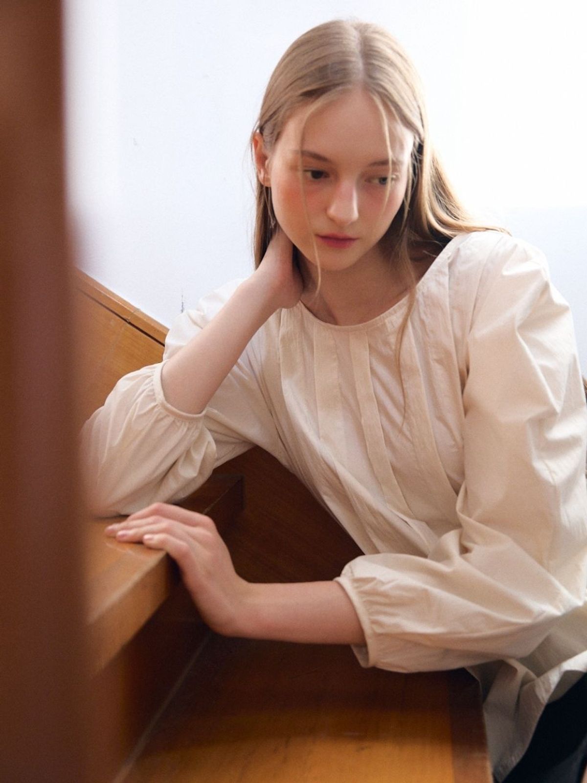 패브릭서울(FABRICSEOUL) back ribbon pintuck puff blouse_ivory