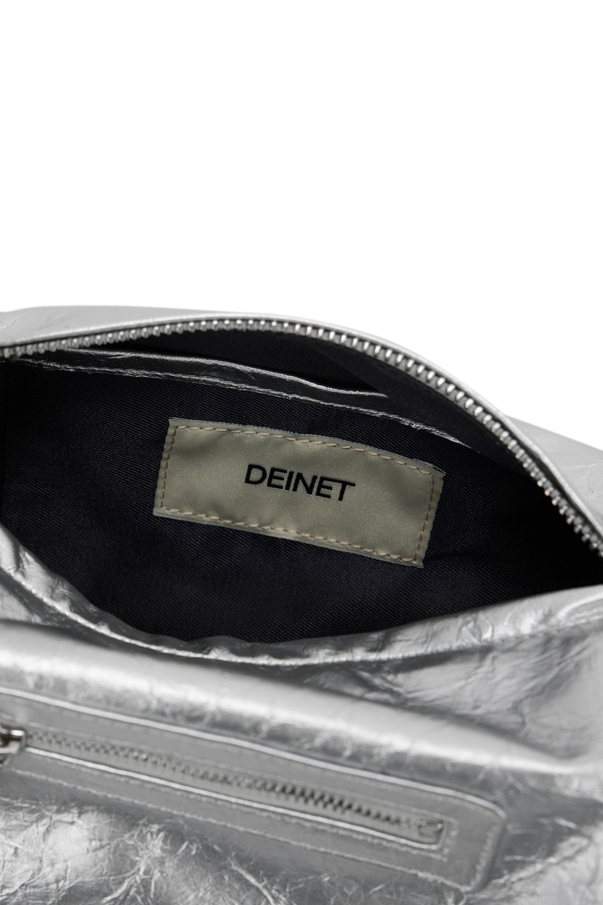다이닛(DEINET) STUD POCKET BAG IN SILVER