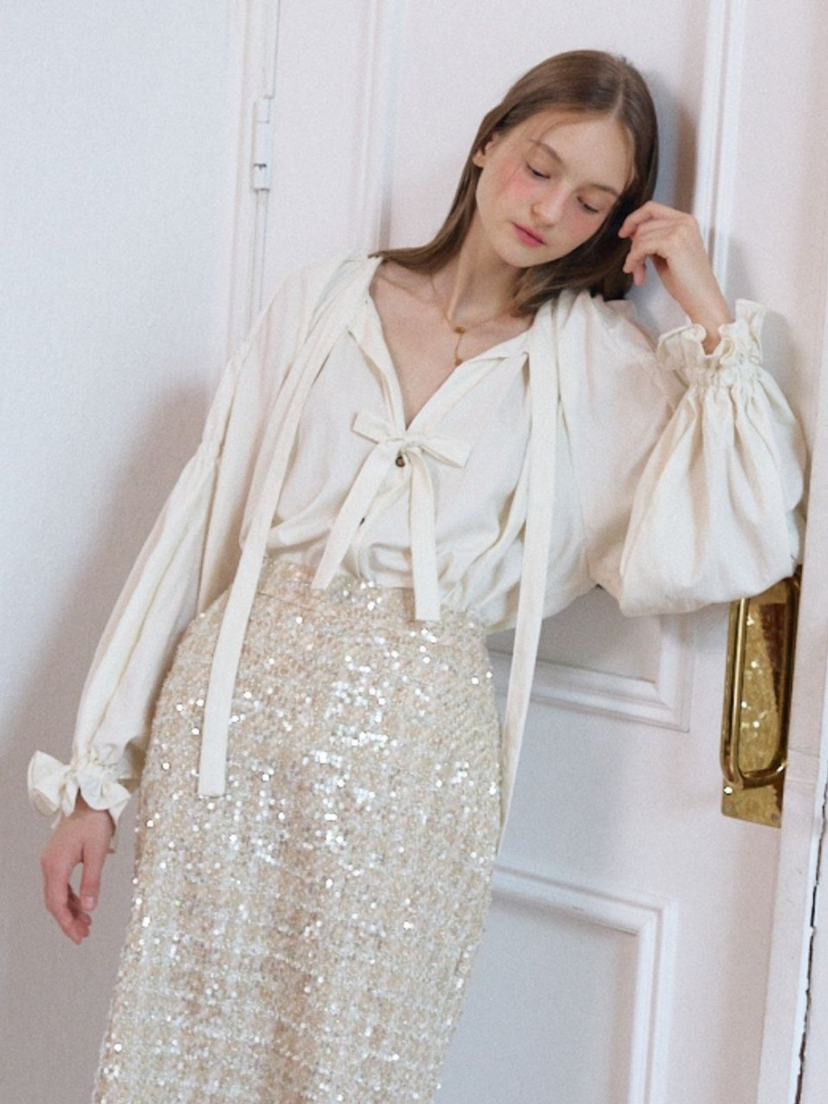 패브릭서울(FABRICSEOUL) volume ribbon loose blouse_ivory