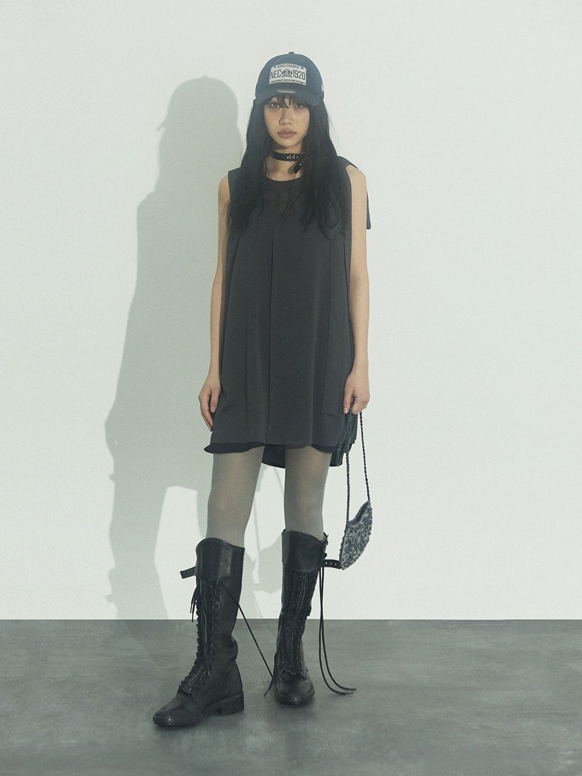 스틸레써디(STILLLETHARDY) RIBBON MINI DRESS: CHARCOAL